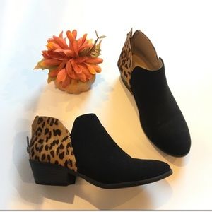 NWOT Leopard print ankle booties